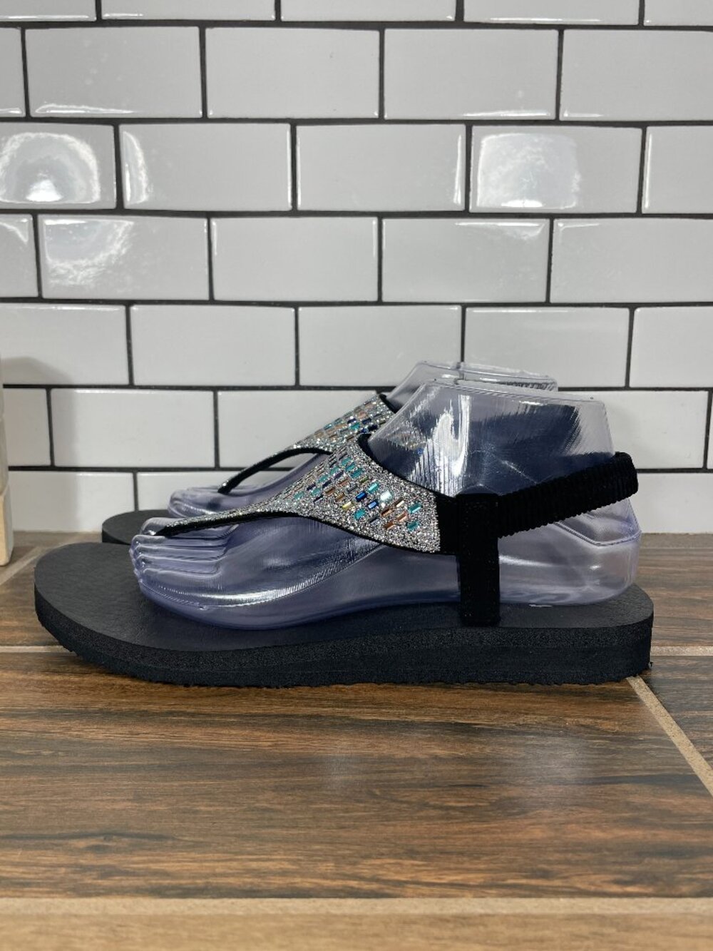 Skechers Meditation Rock Crown Shoes Womens Size 9 Black Rhinestone Thong Sandal